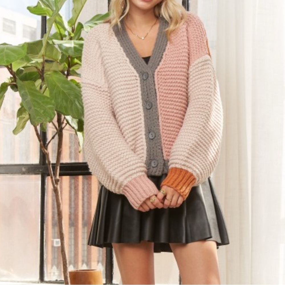 Colorblock Women's Sweater with Gray Trim